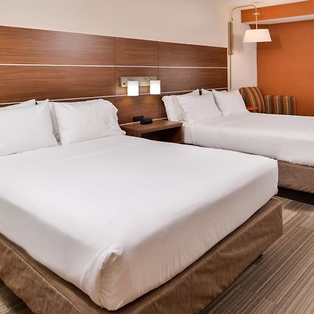 Holiday Inn Express Westley By Ihg Exteriér fotografie
