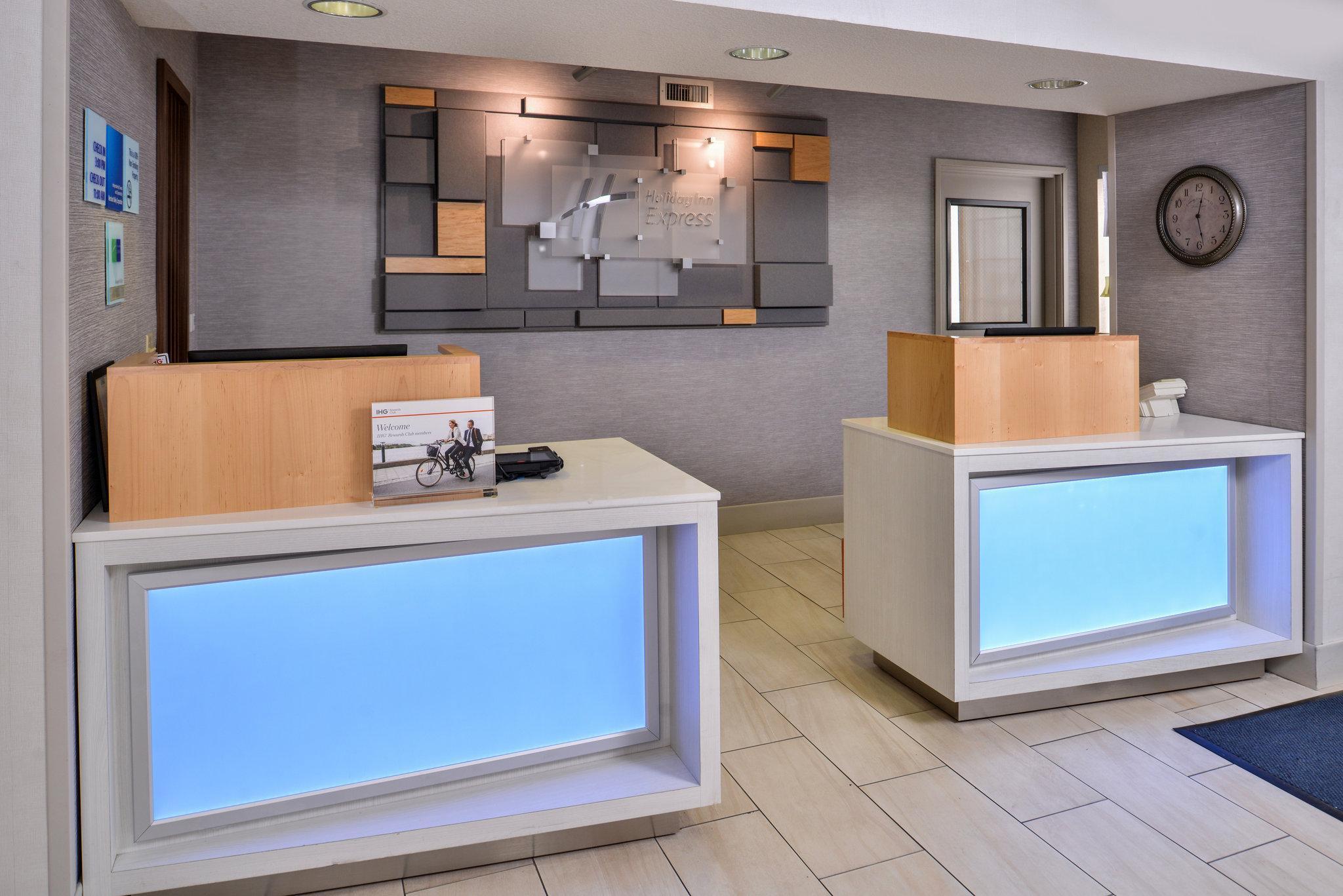Holiday Inn Express Westley By Ihg Exteriér fotografie