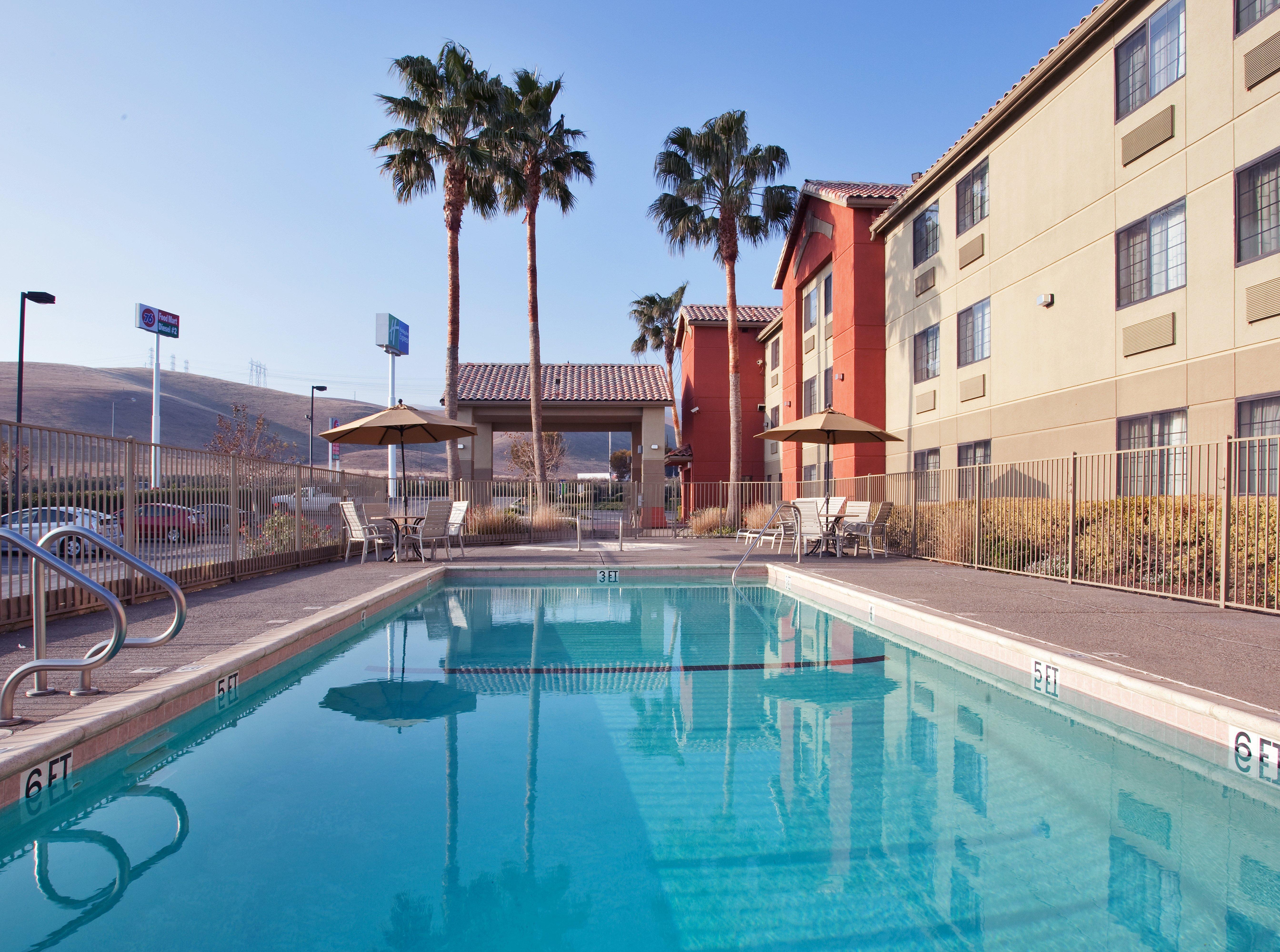 Holiday Inn Express Westley By Ihg Exteriér fotografie